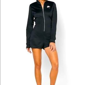 Nike Air Sportswear Women Long Sleeve Black Romper (Size: S) NWT